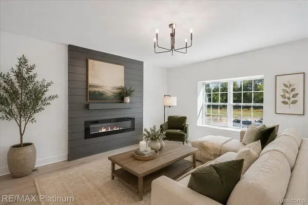 1665 Pinecroft Lane, Howell, MI 48855