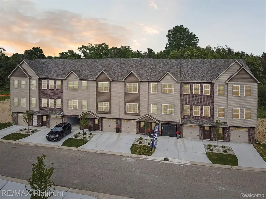 1665 Pinecroft Lane, Howell, MI 48855 - #2
