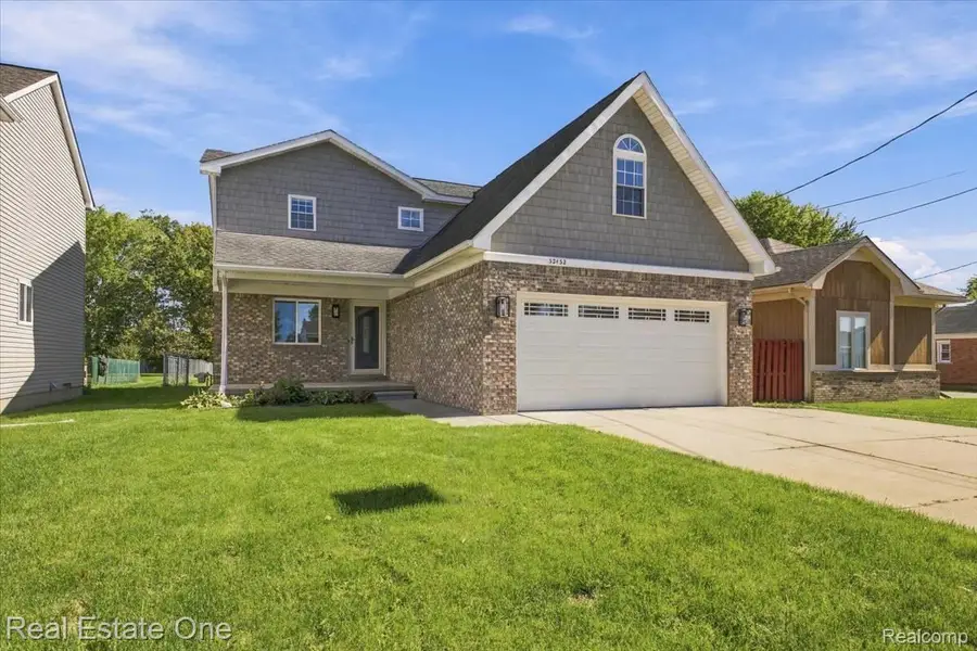 32432 Robeson Street, Saint Clair Shores, MI 48082 - #3