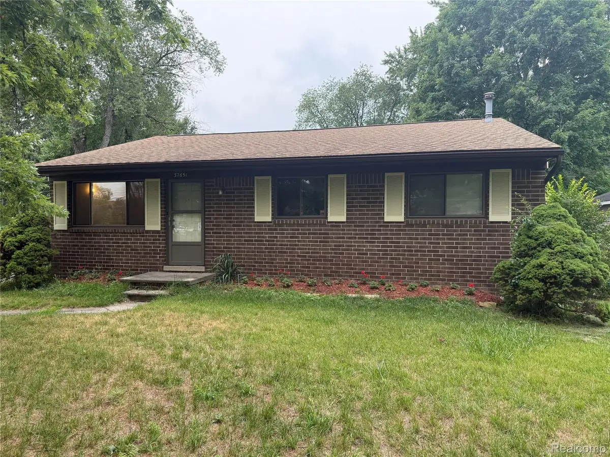 37651 Amrhein Road, Livonia, MI 48150 - #1