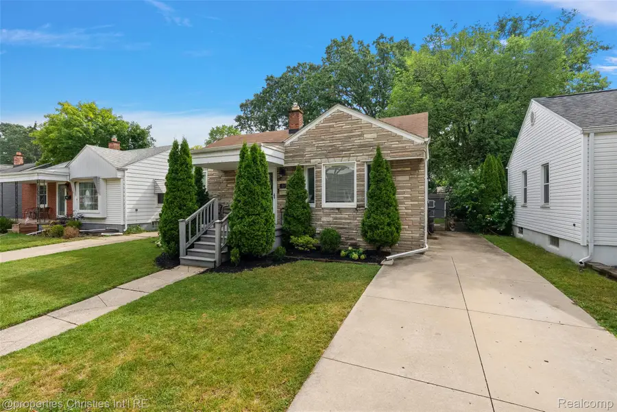 611 S Edgeworth Avenue, Royal Oak, MI 48067 - #3
