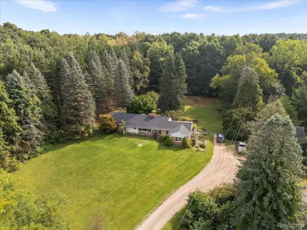 3340 Lapeer N, Lapeer, MI 48446