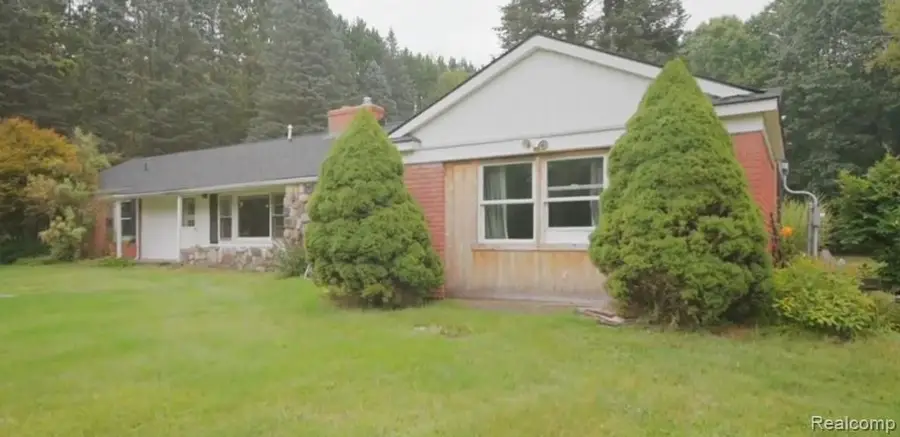 3340 Lapeer N, Lapeer, MI 48446 - #3
