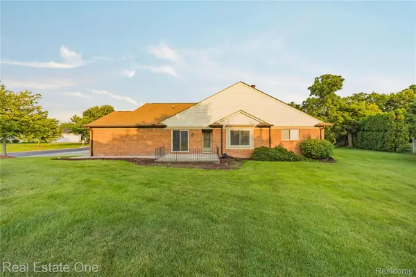 20640 Palm Meadow Drive, ClintonTownship, MI 48036
