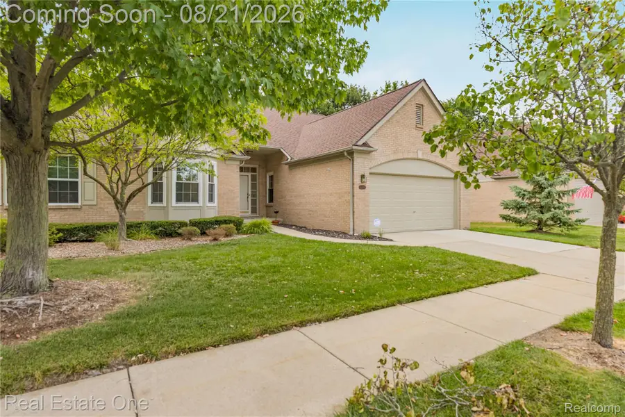 43360 Creek Drive, Clinton, MI 48038 - #2