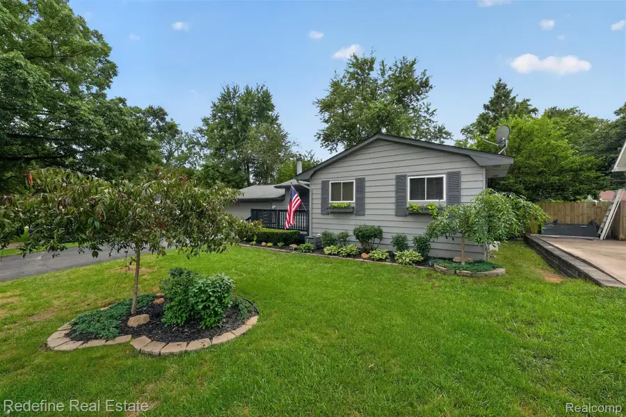 4306 Middledale Avenue, West Bloomfield, MI 48323 - #2