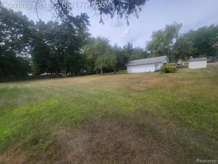 655 Reynolds Drive, Waterford, MI 48328 - #3