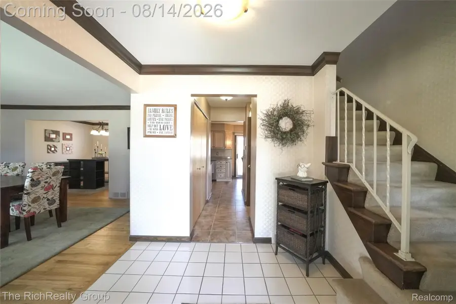 27328 Lawrence Drive, Dearborn Heights, MI 48127 - #3