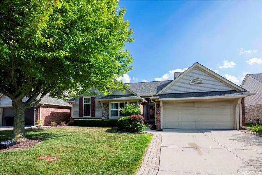 5786 Ortman Drive, Sterling Heights, MI 48314 - #3