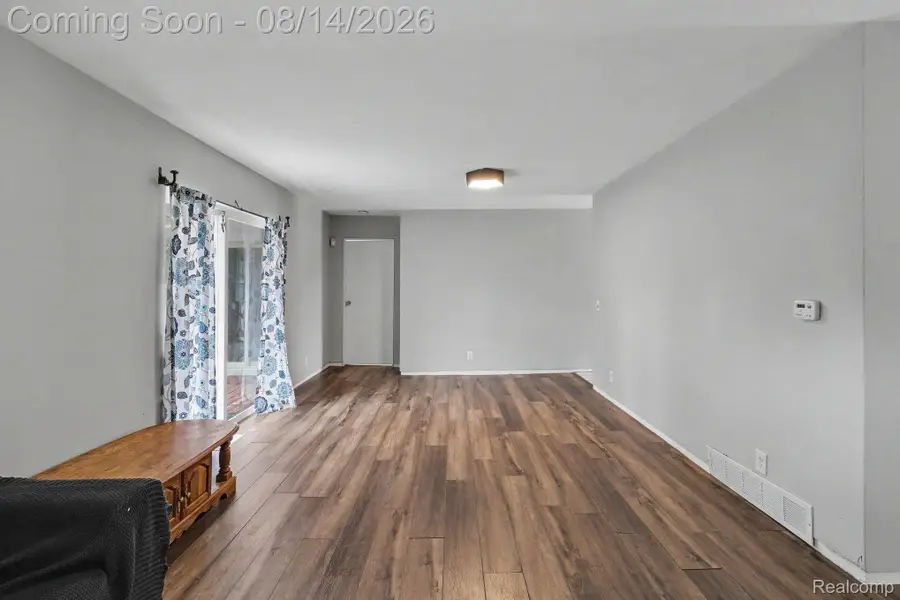 1034 Woodworth Drive, Grand Blanc, MI 48439 - #2