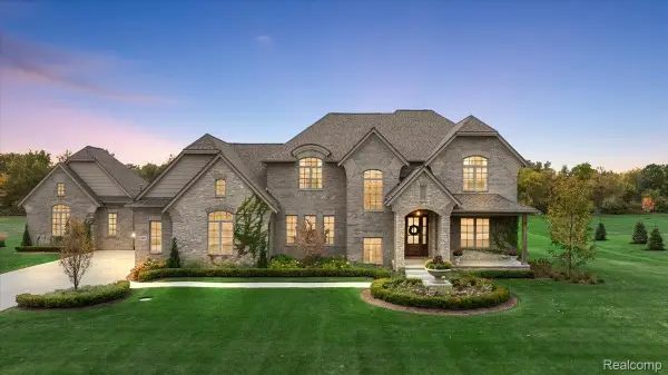 62477 Rosina Court, Ray, MI 48096