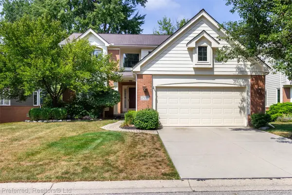 47652 Arbor Trail #77, Northville, MI 48168