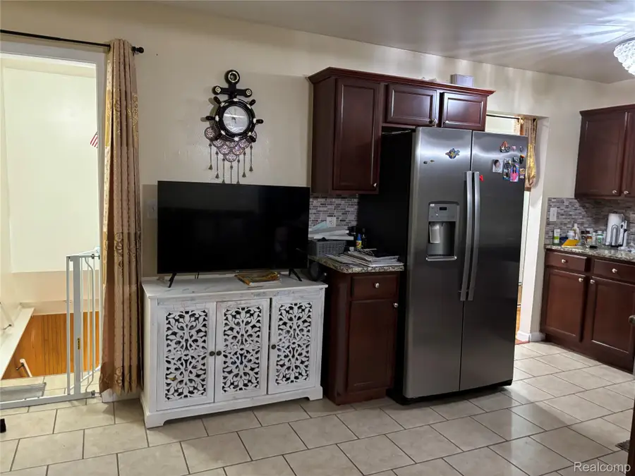 25132 St Clement Drive, Warren, MI 48089 - #3