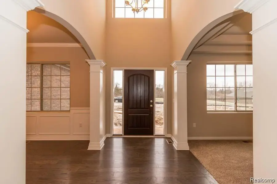2755 W. Wattles, Troy, MI 48098 - #2