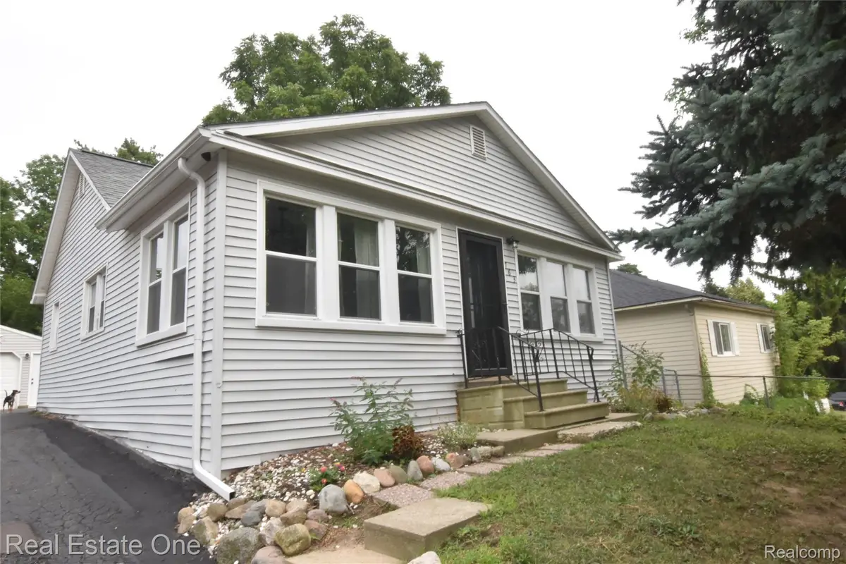 763 S Winding Drive, Waterford, MI 48328 - #1