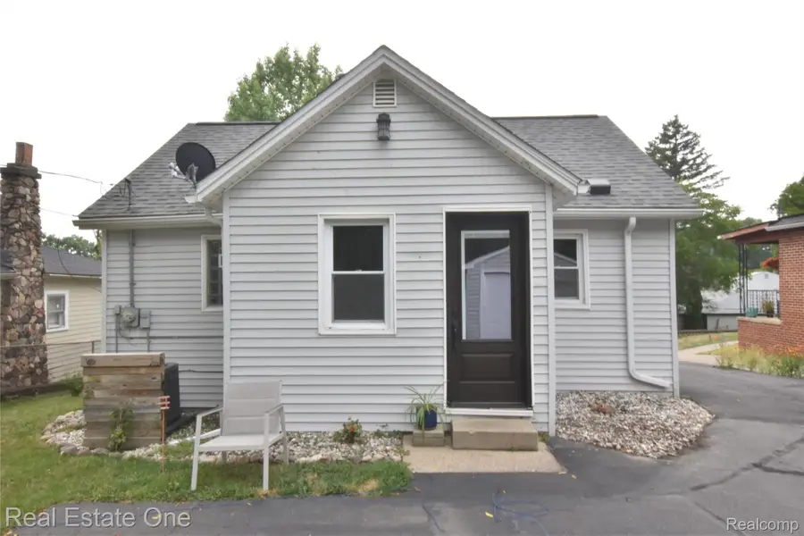 763 S Winding Drive, Waterford, MI 48328 - #3