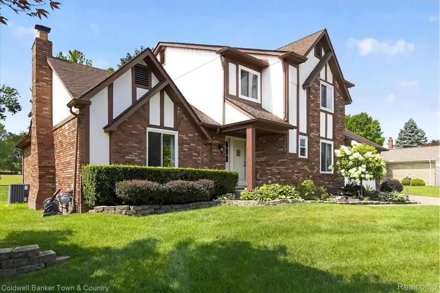 524 Kentucky Drive, Rochester Hills, MI 48307 - #2