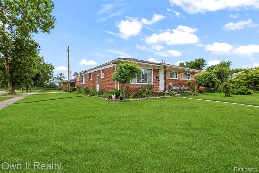 26321 Midway Street, Dearborn Heights, MI 48127 - #3