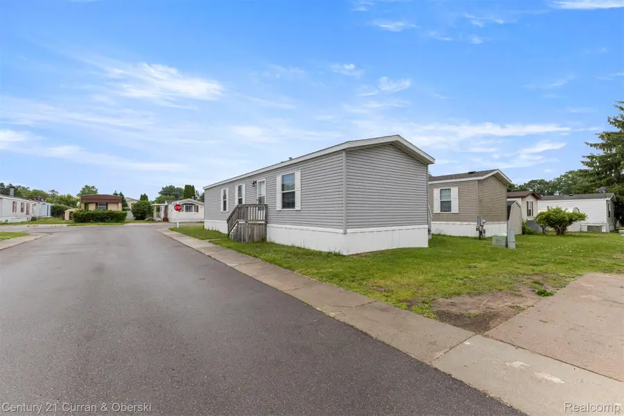 76 Fawn Lake Drive, Walled Lake, MI 48390 - #3