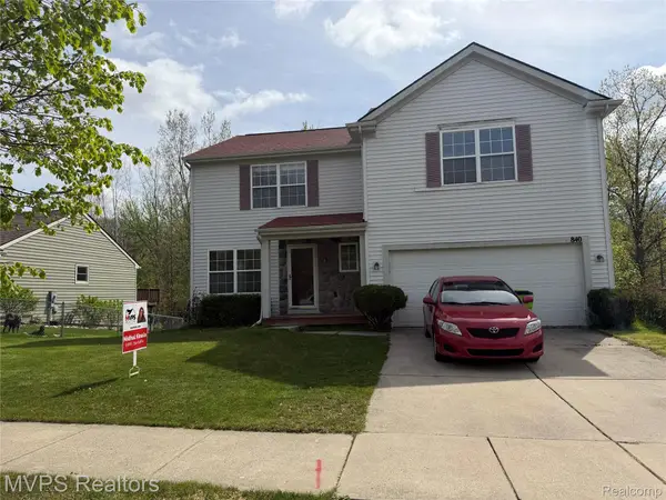 840 Andover Woods Drive, Fenton, MI 48430