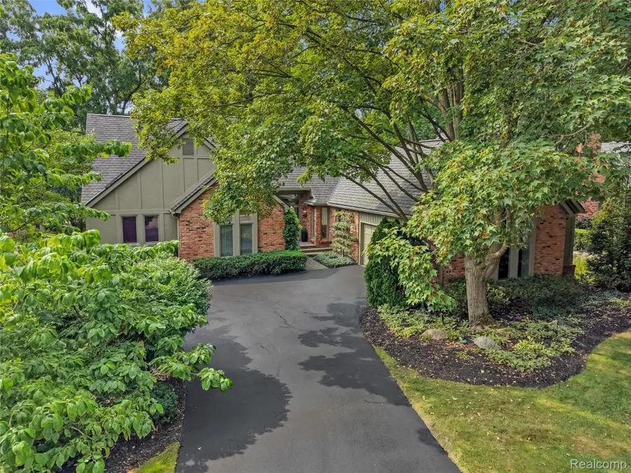 213 Norcliff Drive, Bloomfield, MI 48302 - #2