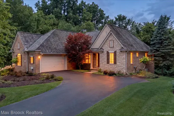 32935 Cressbrook Circle, Franklin, MI 48025