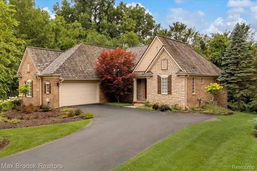 32935 Cressbrook Circle, Franklin, MI 48025 - #2