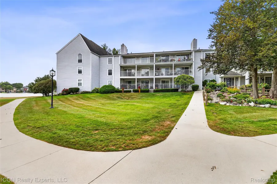 3559 Port Cove Drive #27, Waterford, MI 48328 - #2