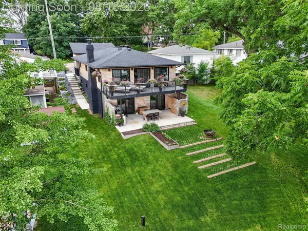 3344 Rush Lake Road, Pinckney, MI 48169
