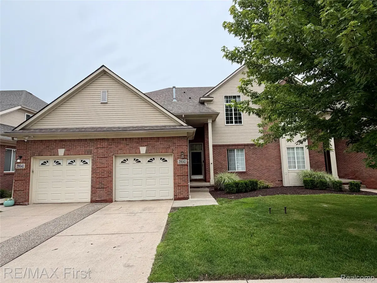 29541 Woodpark Circle, Warren, MI 48092 - #1