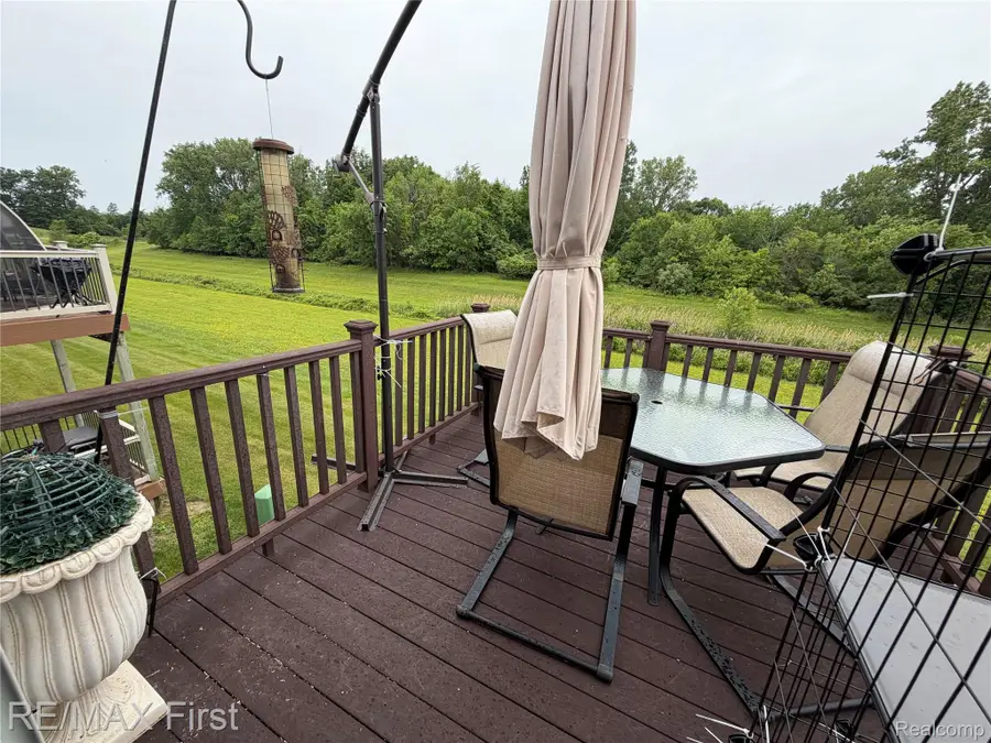 29541 Woodpark Circle, Warren, MI 48092 - #2