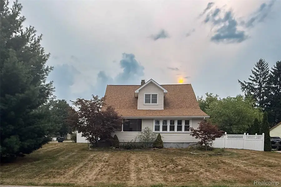 20403 Hugh Street, Livonia, MI 48152 - #2