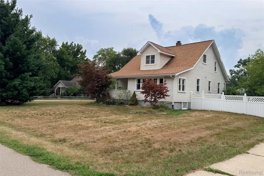 20403 Hugh Street, Livonia, MI 48152 - #3