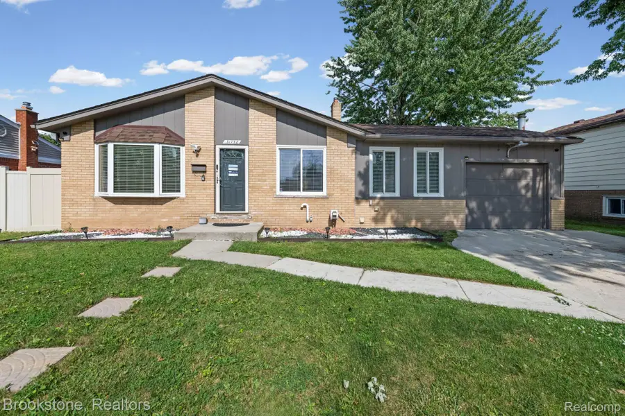 31758 Eiffel Avenue, Warren, MI 48088 - #2