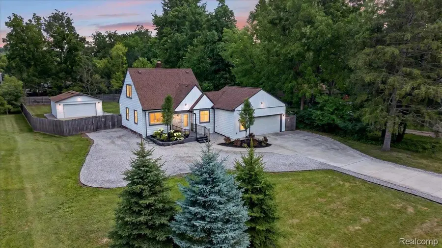 9188 Highland Drive, Grosse Ile, MI 48138 - #2