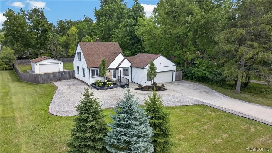 9188 Highland Drive, Grosse Ile, MI 48138 - #3