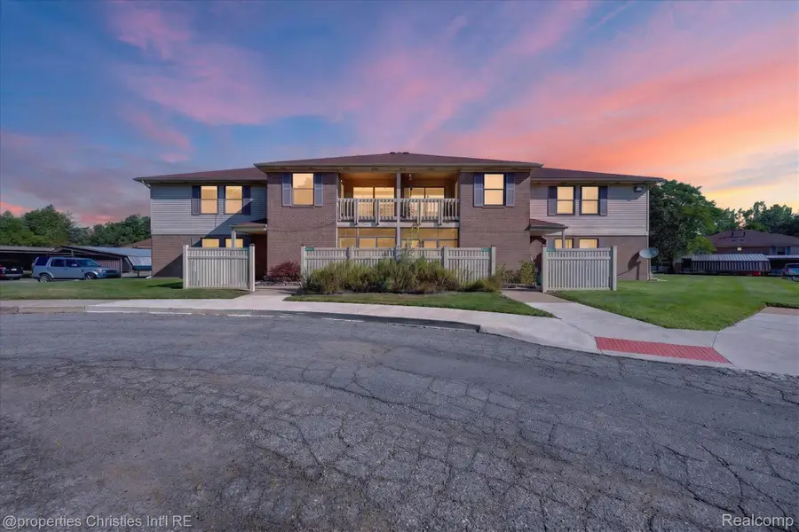 61175 Greenwood Drive, South Lyon, MI 48178 - #2