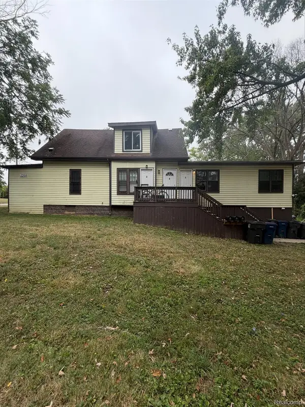 1208 W 4th Avenue, Flint, MI 48504