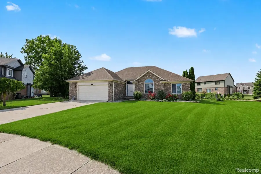 28355 Gamble Road, Chesterfield, MI 48047 - #2