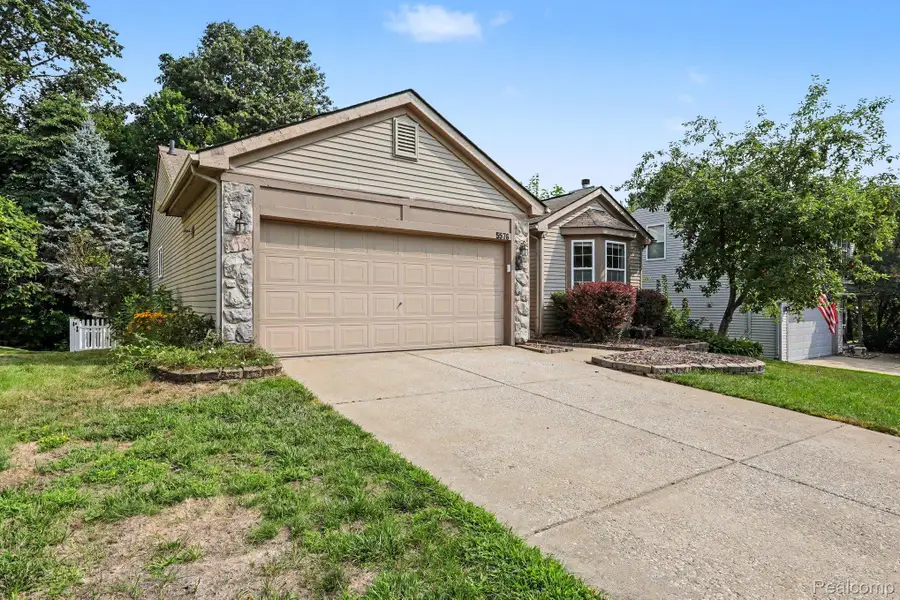 5576 Juneberry Court, Waterford, MI 48329 - #3