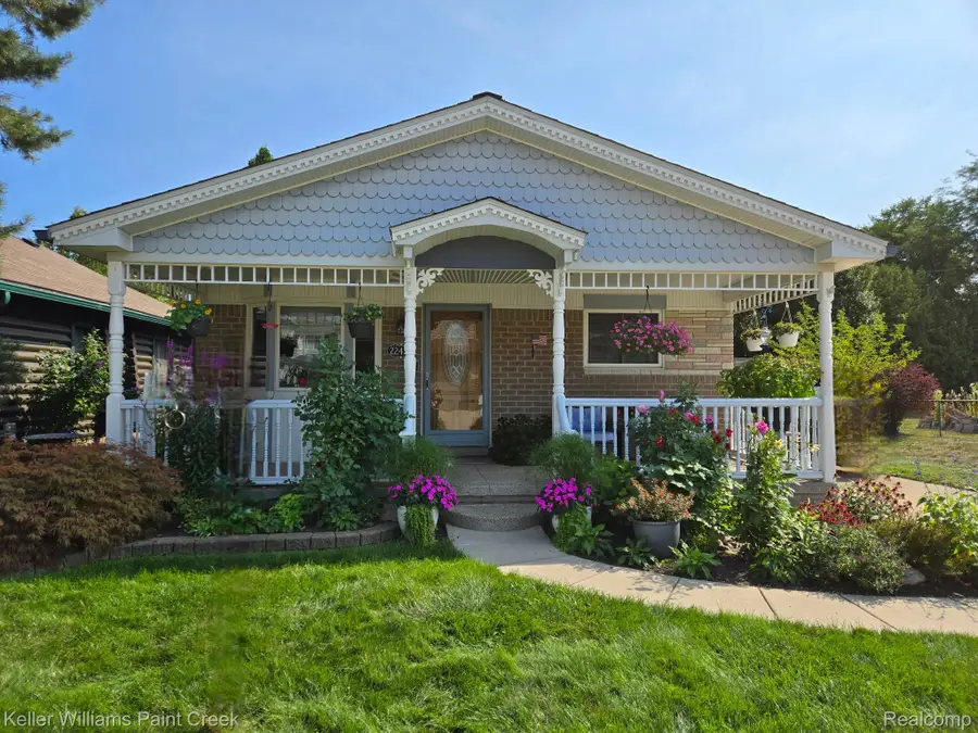 22458 Milner Street, Saint Clair Shores, MI 48081 - #2