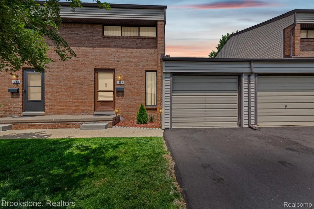 1925 Nicholas Court, Warren, MI 48092 - #1