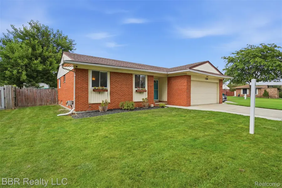 20044 Cole Avenue, Brownstown, MI 48183 - #2