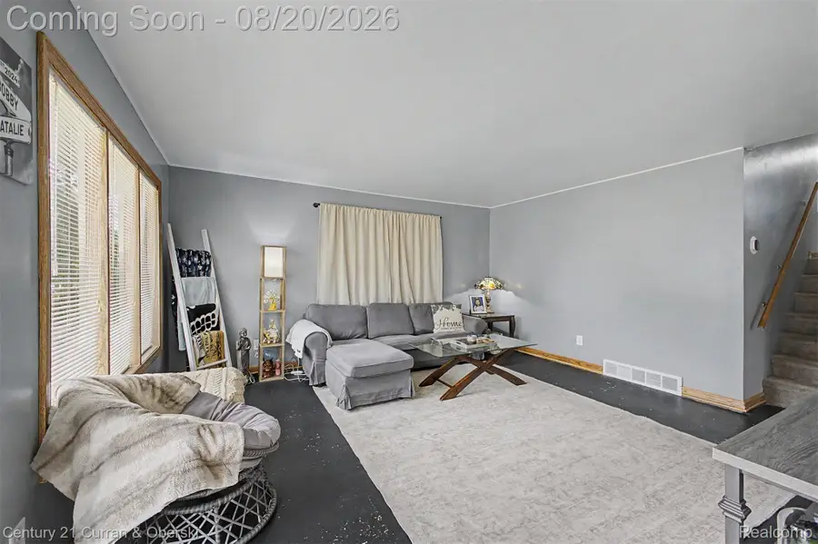 24393 Hanover Street, Dearborn Heights, MI 48125 - #3