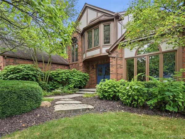811 Snowmass Drive W, RochesterHills, MI 48309