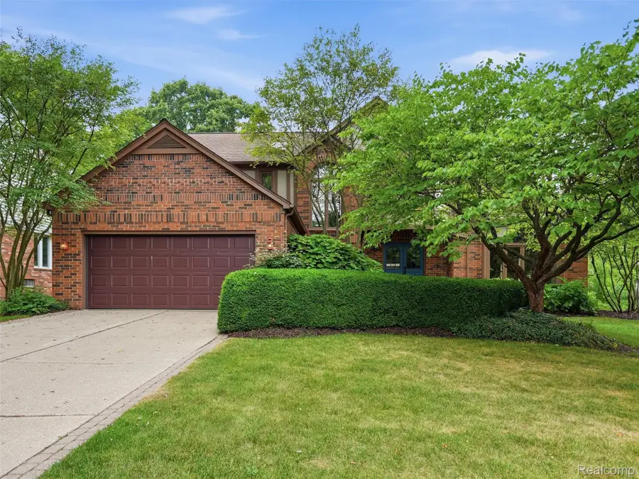 811 Snowmass Drive W, Rochester Hills, MI 48309 - #2