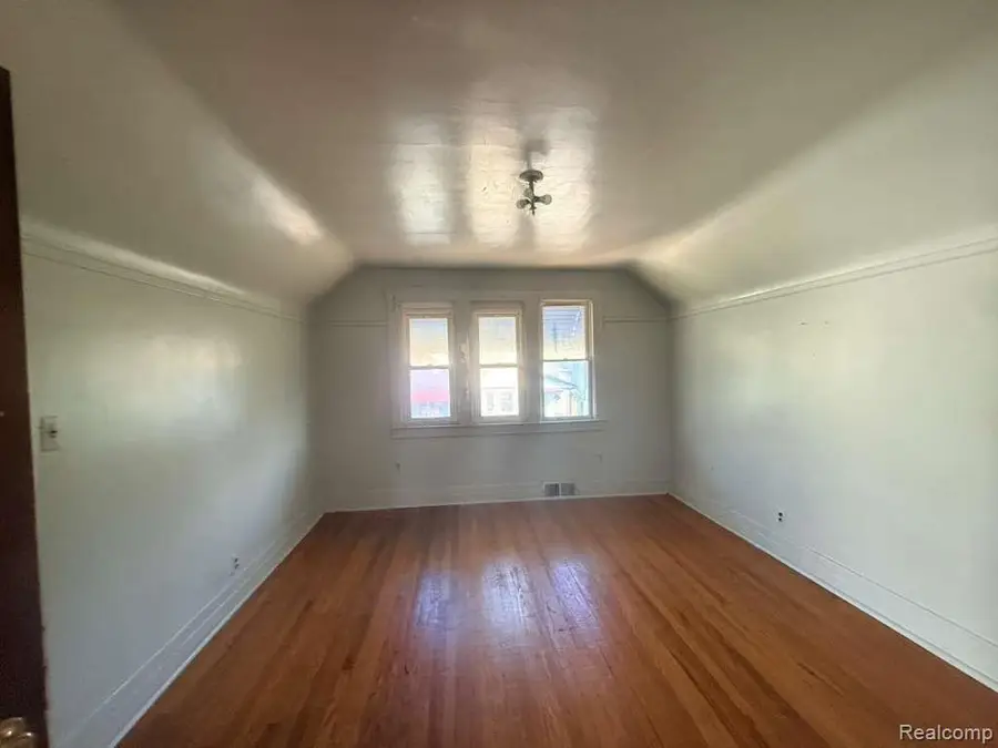 1957 Yemans Street, Hamtramck, MI 48212 - #2