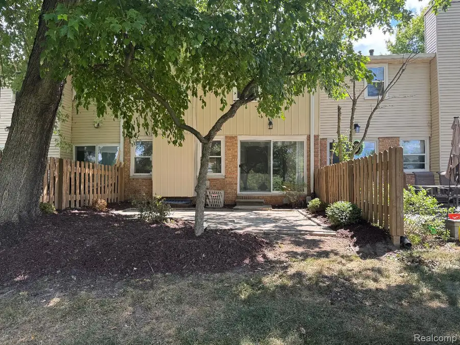 5392 Breeze Hill Place, Troy, MI 48098 - #3