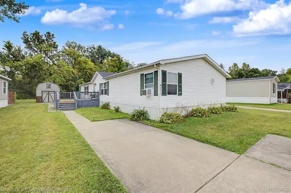28451 Spruce Drive, Huron, MI 48134