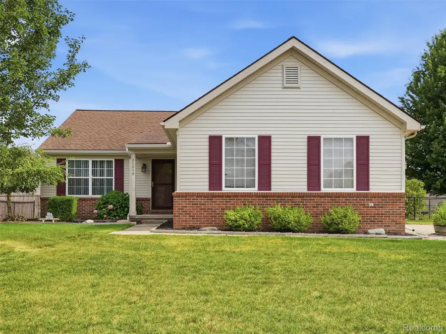35898 Covington Lane, New Baltimore, MI 48047 - #3